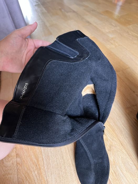 Натуральні замшеві ботінки чоботи 37 розмір