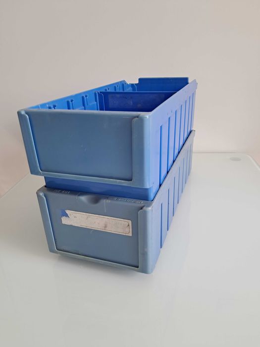 Skrzynka regałowa z przegródką kuweta warsztatowa używana 16x40x11