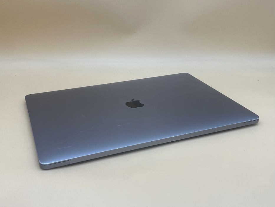 Macbook pro 2018 15.4 512 gb i9 16gb оперативки