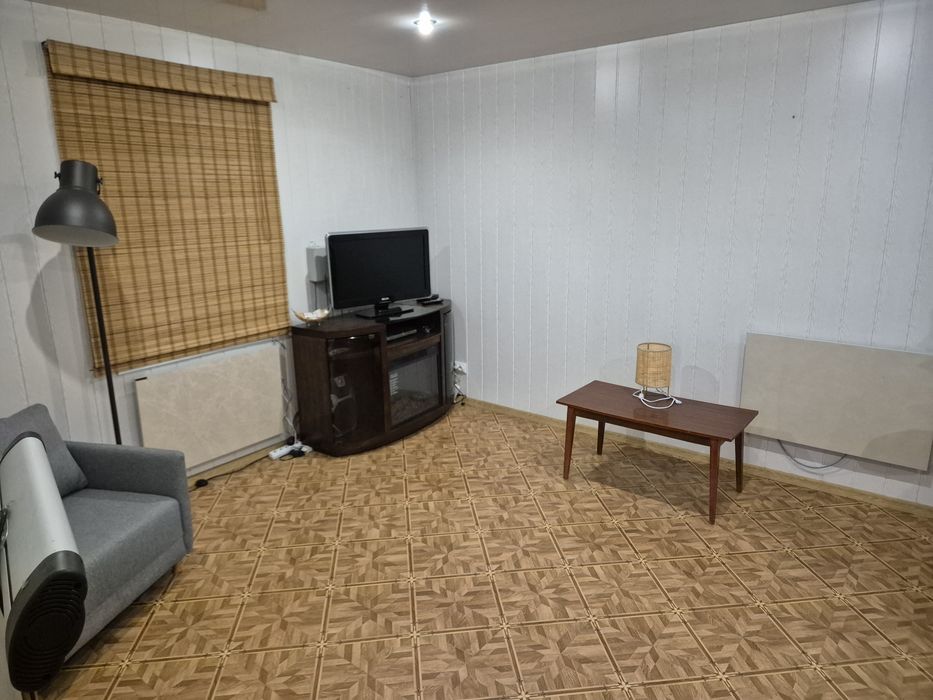 Дача біля річки Дніпро