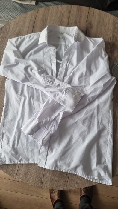 Garnitur męski, koszula gratis.