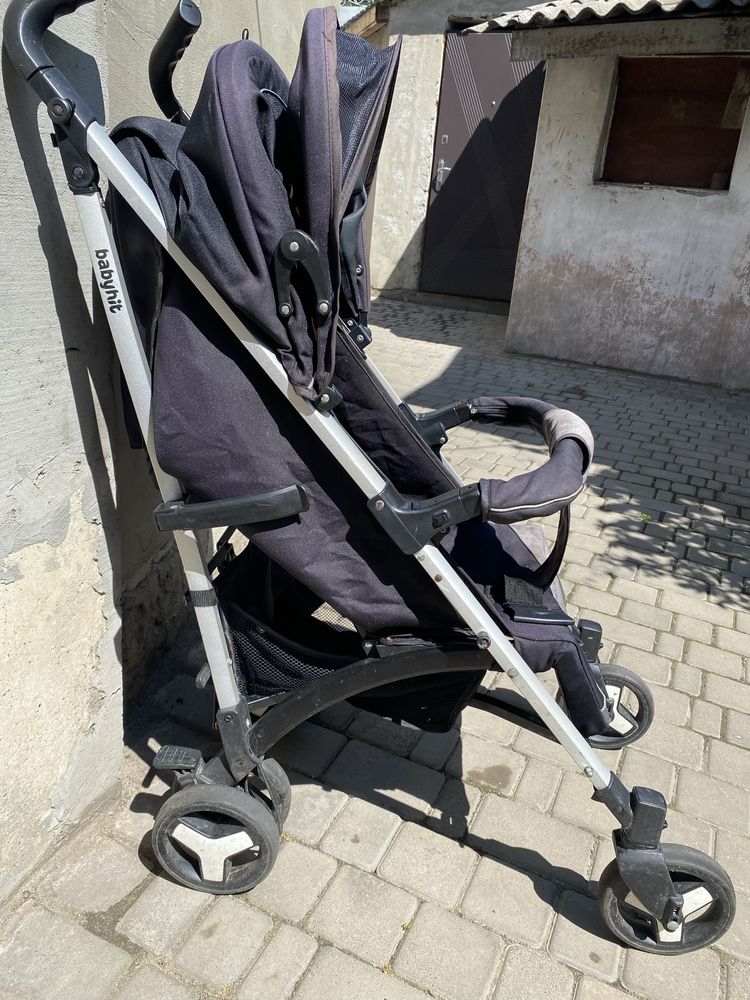 Продам прогулочную коляску
