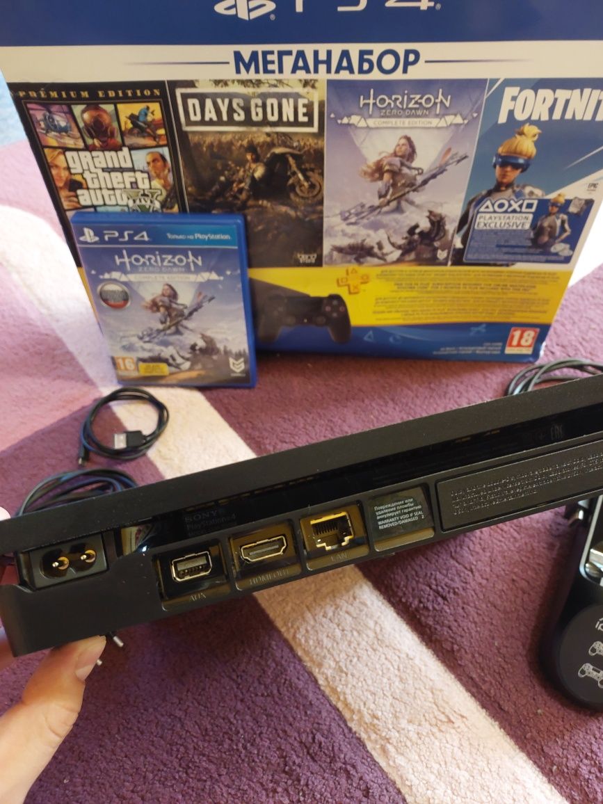 Продам PS4 Slim 1tb