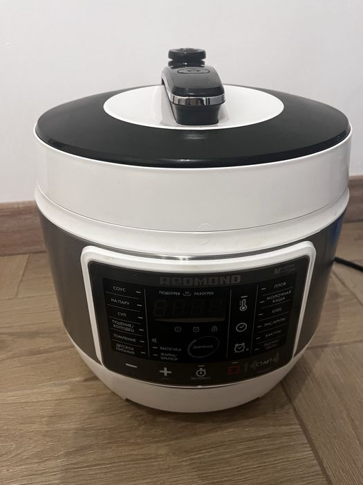 Мультиварка-скороварка REDMOND RMC-PM503