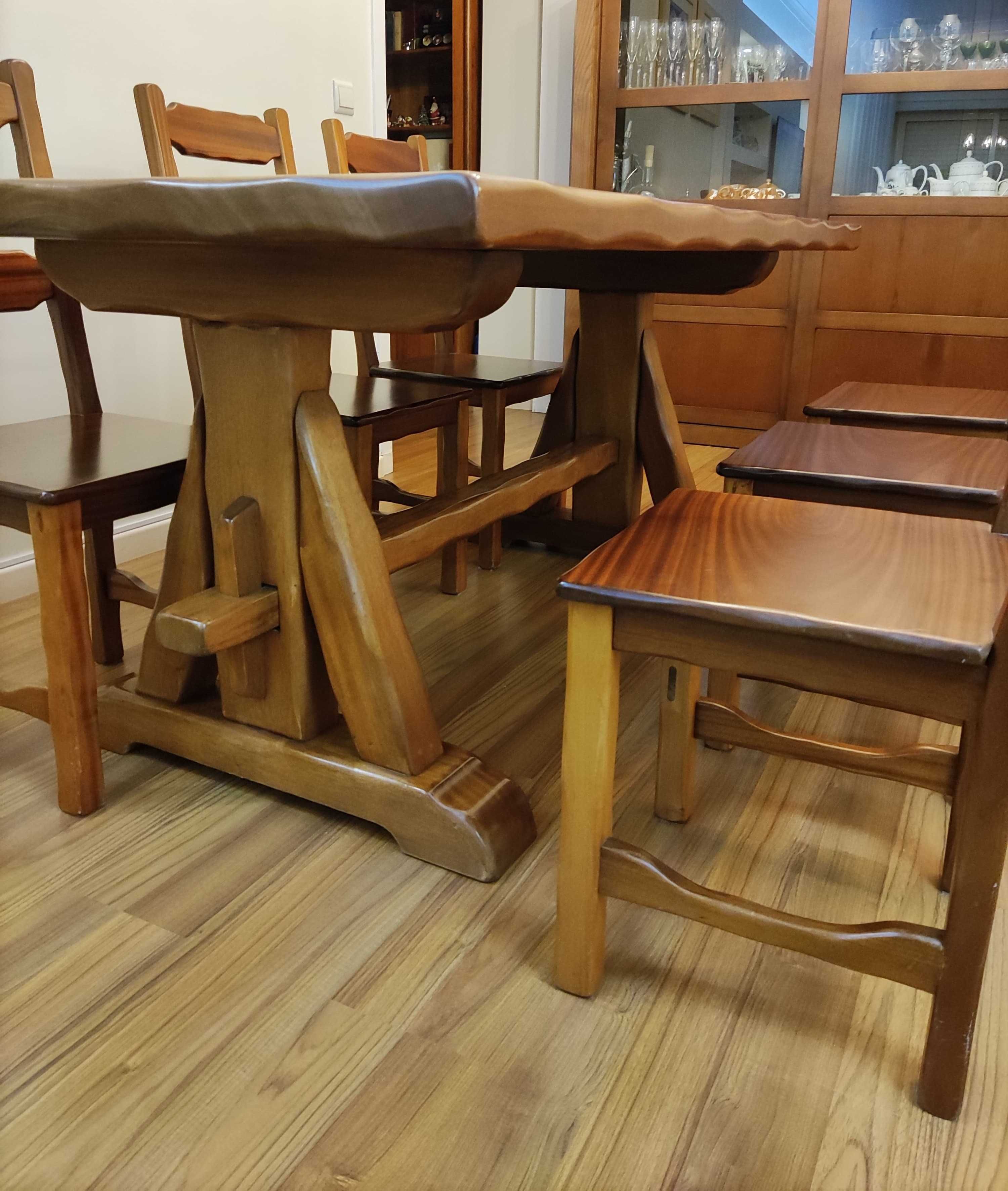 Mesa de Jantar em Pinho + 6 Cadeiras