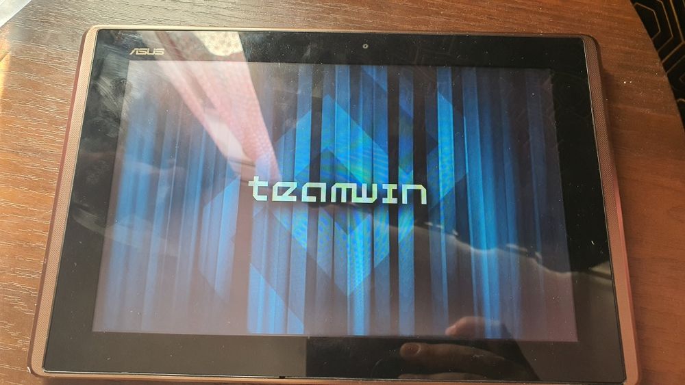 tablet Asus 32 gb pamięci Android 6 brak Play marketu + zasilacz