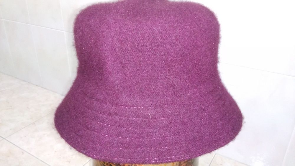 Chapéu de Senhora em cor Roxo