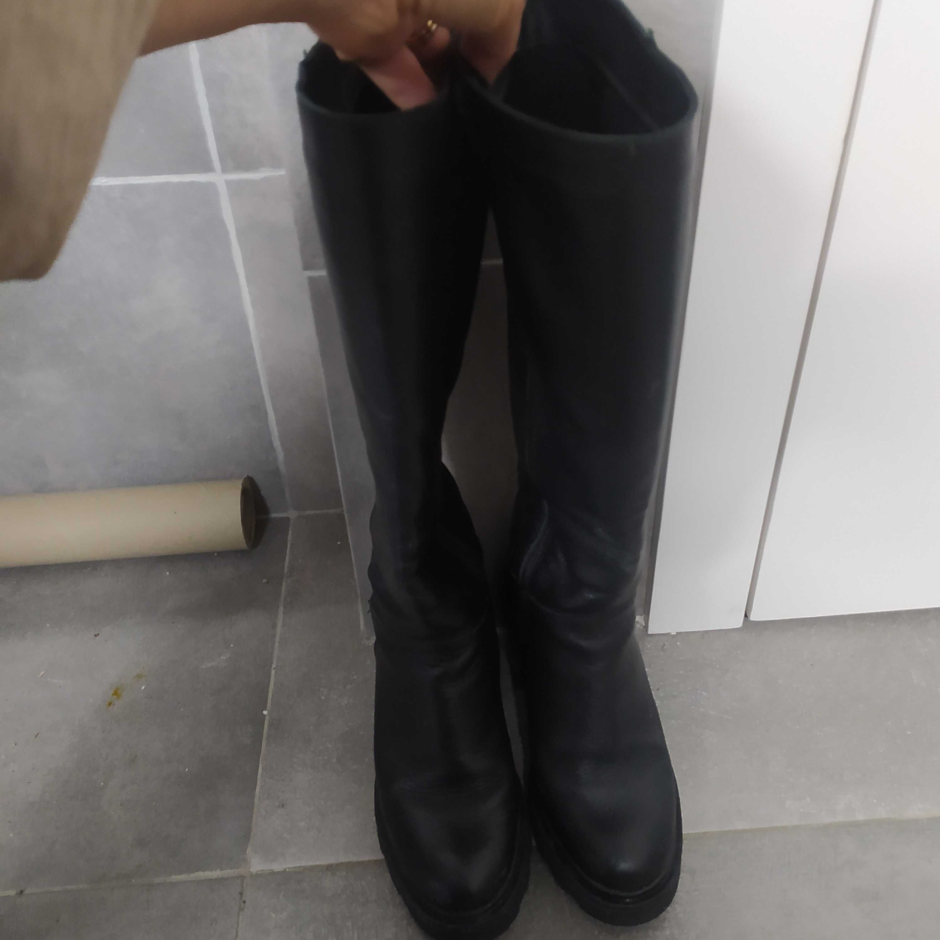 Botas em pele (oportunidade)