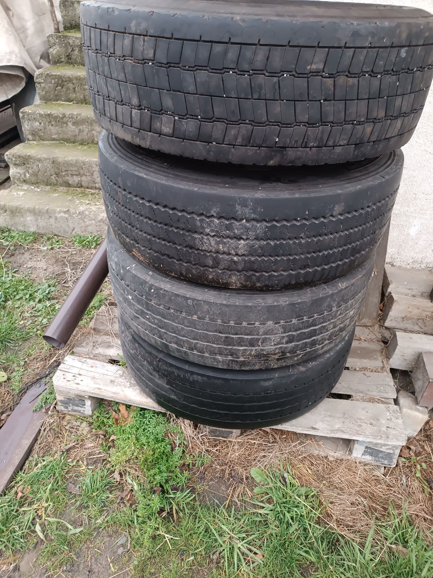 Koła opony star Autosan 22.5 x 10 i 285 70 R 19.5 i 825 R 20