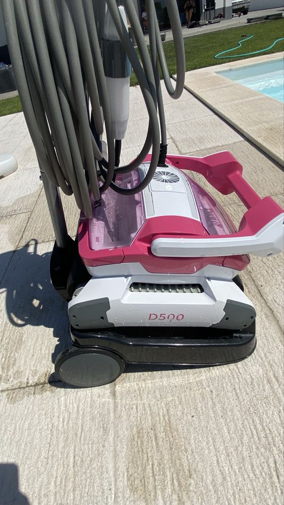 Robot aspirador de piscinas BWT D500