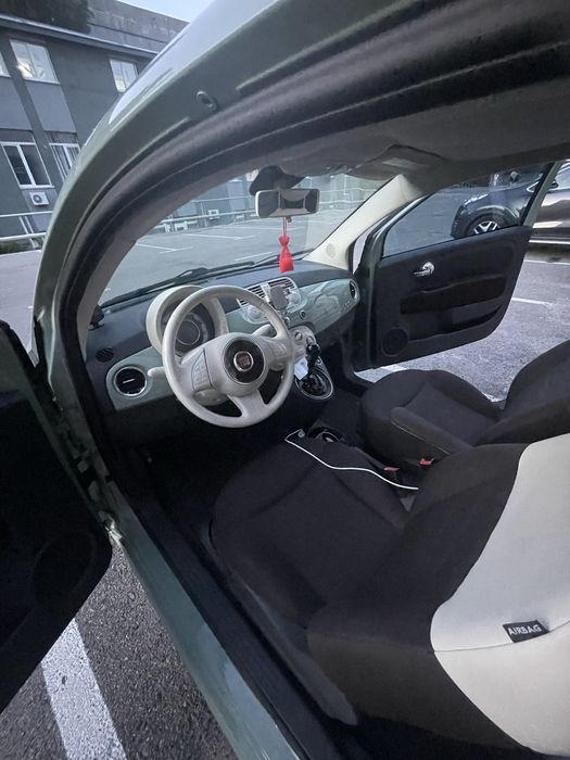 Автомобіль Fiat 500