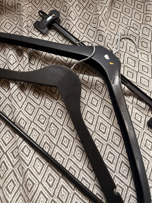 3 wielkie kartony wieszakow za darmo