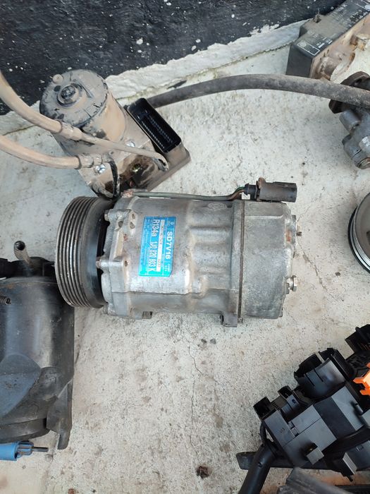 Компрессор кондиционера на Шкода Октавия Тур Гольф Skoda Octavia tour