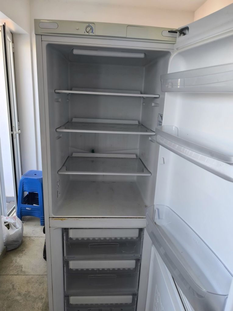 Combinado Indesit classe A+