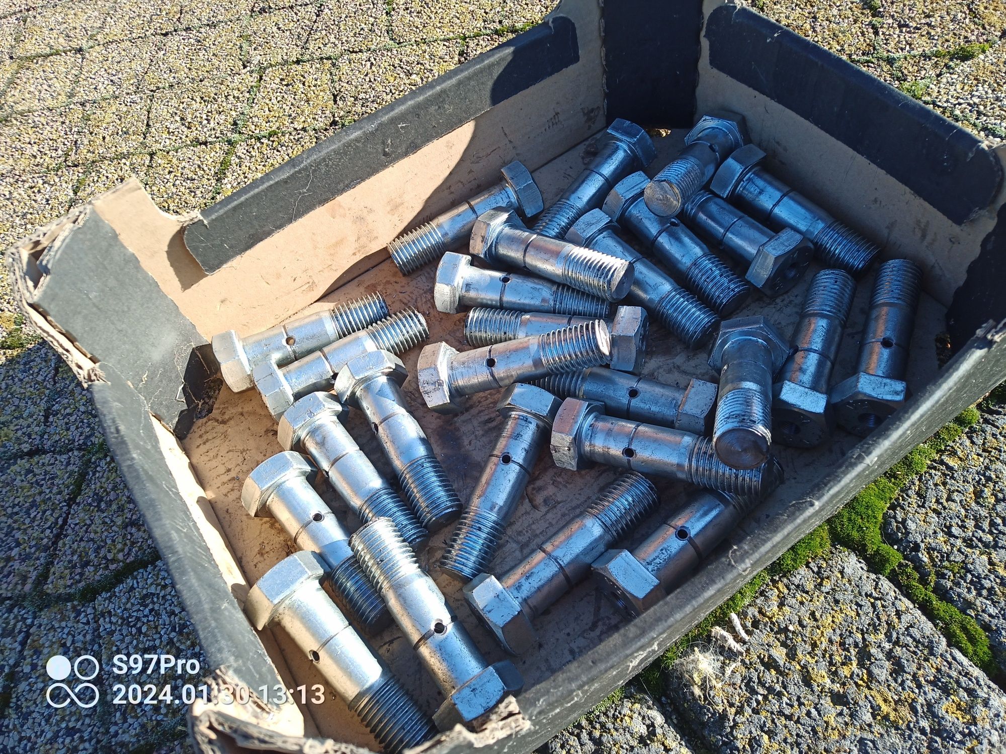 Śruba M24x85 M20x75 z otworem smarowniczym lemken smaragd pług