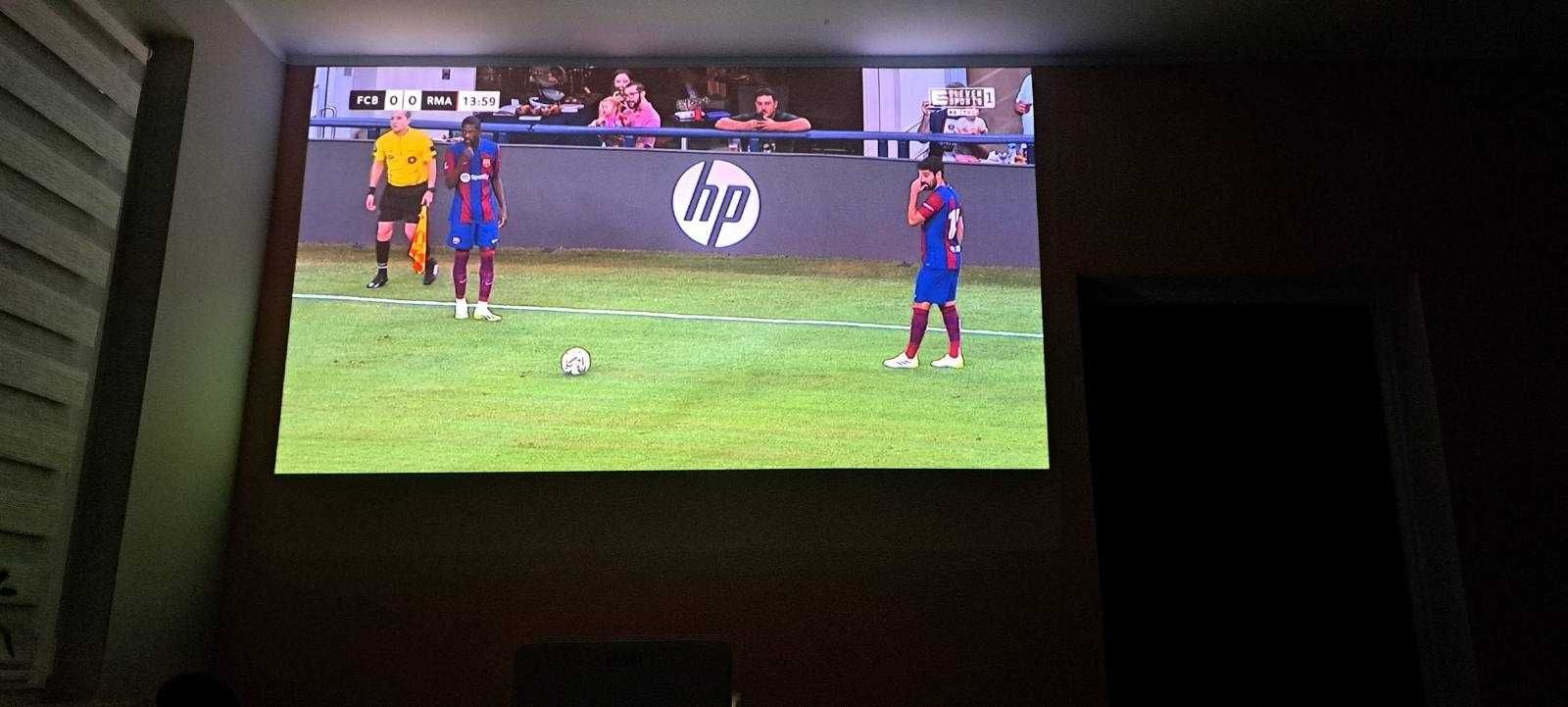 Projektor ultrakrótkoogniskowy SMART UF70 3000 ANSI HDMI - obraz 130"