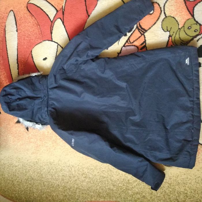 Пальто зимове на 9-10 років