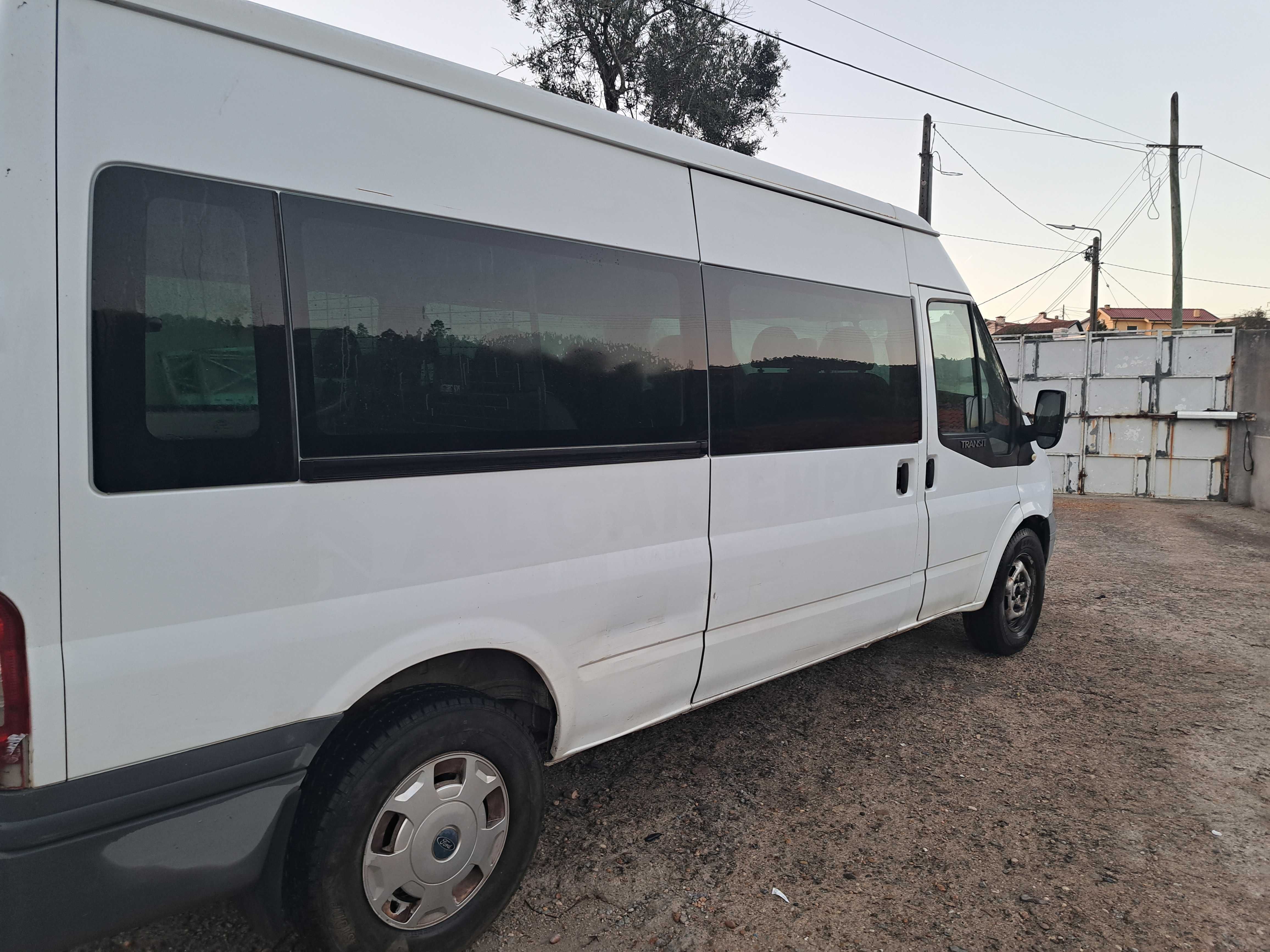 Ford Transit T330 9 lugares