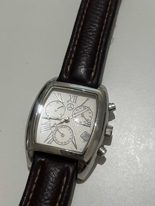 Zegarek Mercedes-Benz – skórzany pasek Chronograf Kwarcowy elegancki