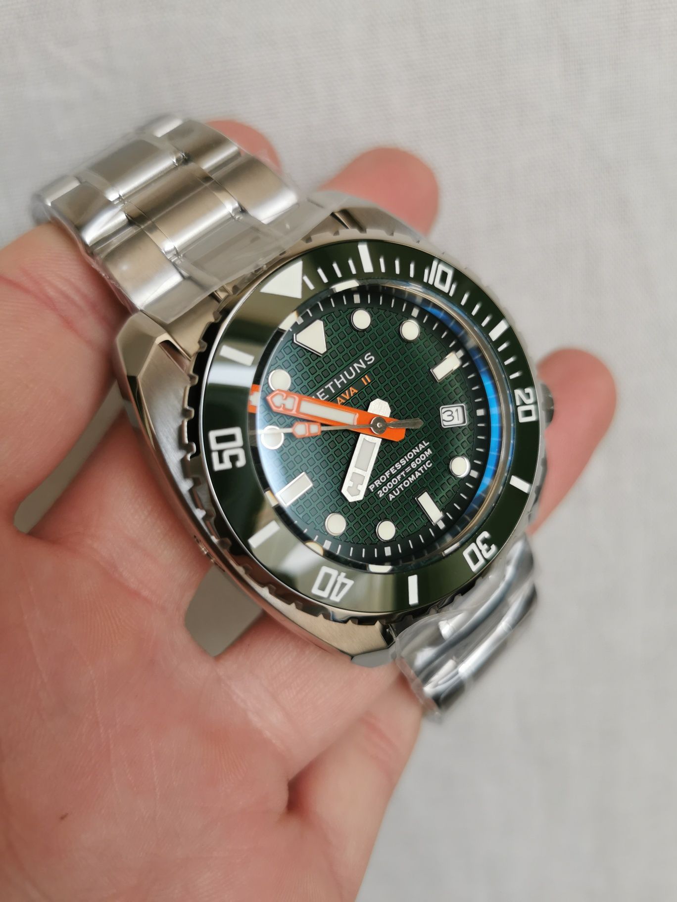 Zegarek Nethuns Lava II WR 600M Automatic typu diver