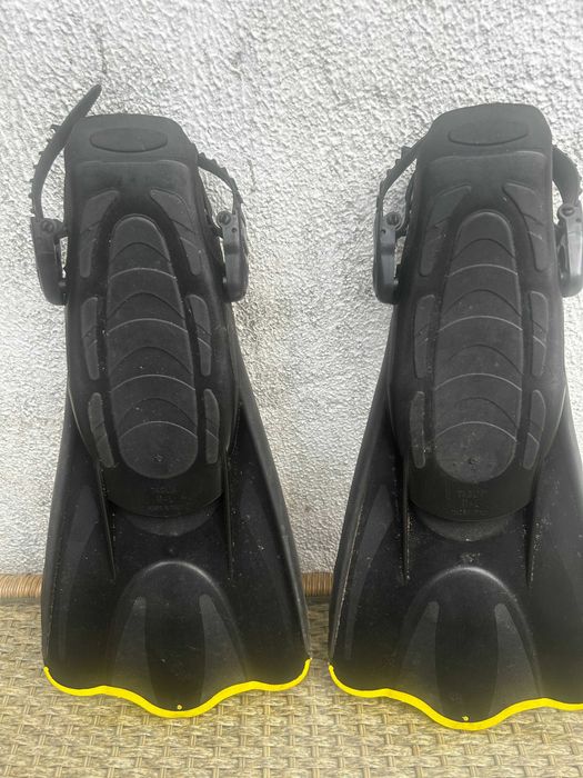 Cressi Palau Fins – Barbatanas ajustáveis mergulho/natação - M/L