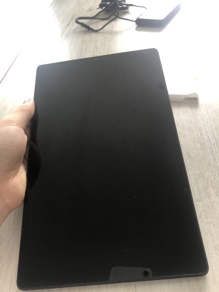 Tablet lenovo tab m10 HD + etui bez ładowarki
