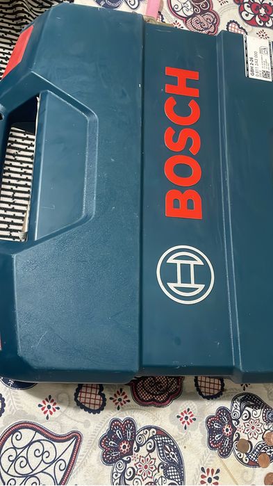 Vendo maquina bosch proficional 830w sds .pouco usada