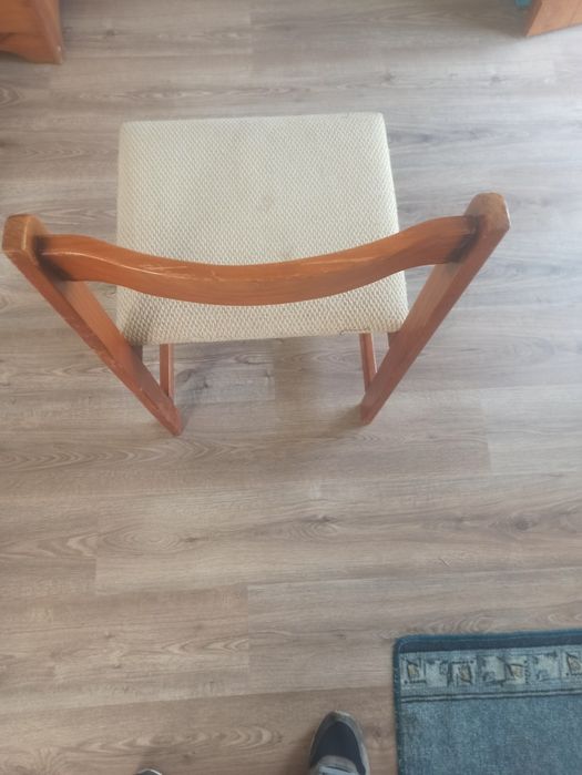 Cadeira de madeira - excelente estado