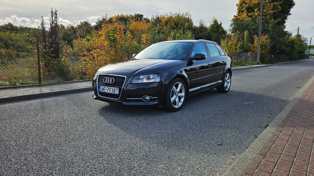 Audi A3 Sportback S-Line 1.6 TDI Sportback / Nawigacja / Skóra