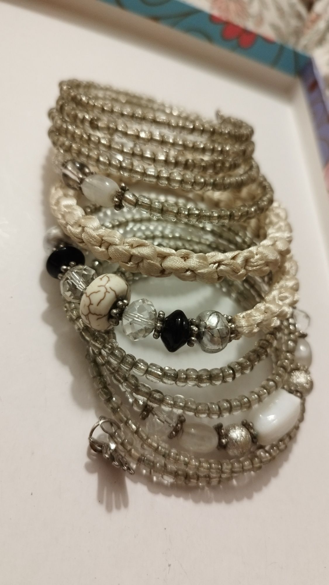 Pulseiras em caracol