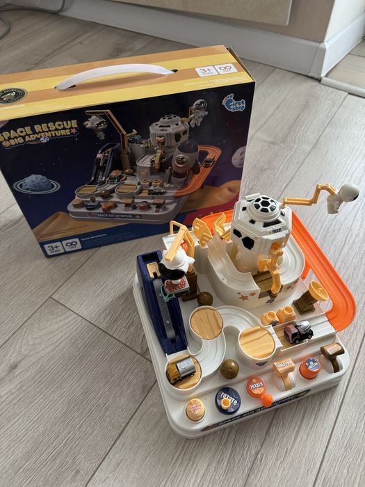 Парковка механічна, космос парковка з важелями, з магнітом,трек