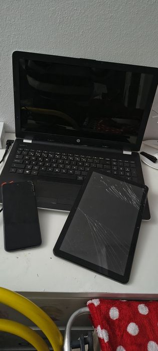 Telemóvel, tablet e computador