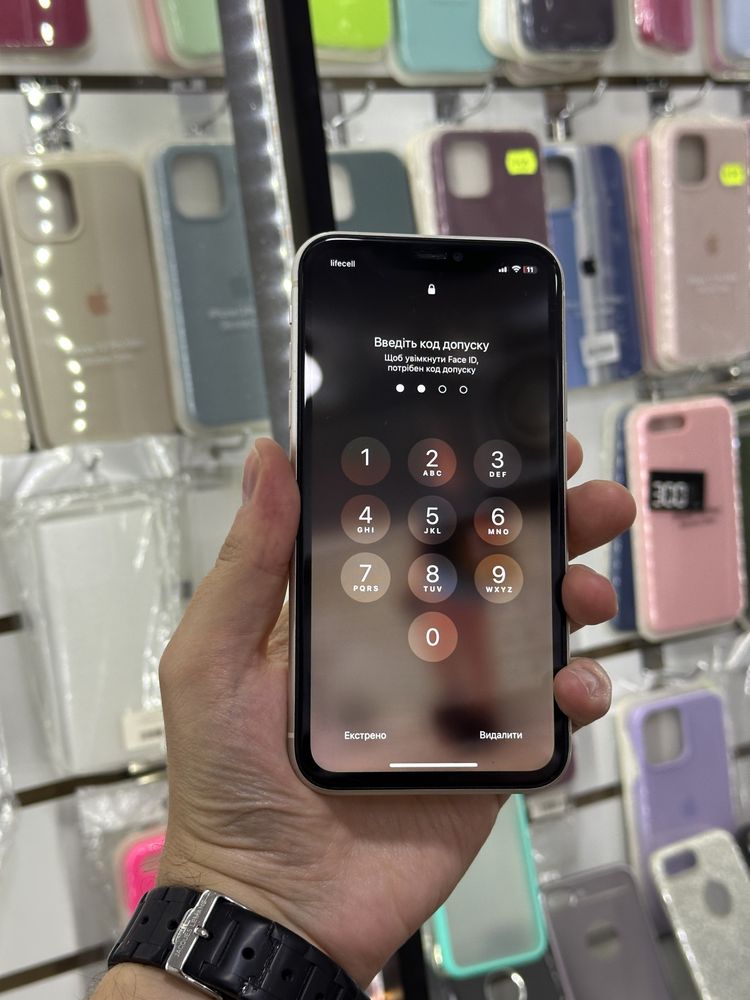 iPhone 11 в гарному стані