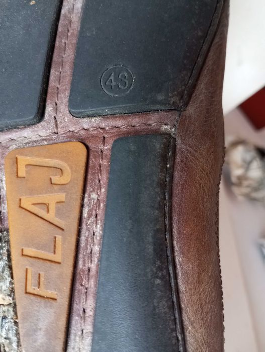 Sapatos vela em pele, 43, da Guimarães