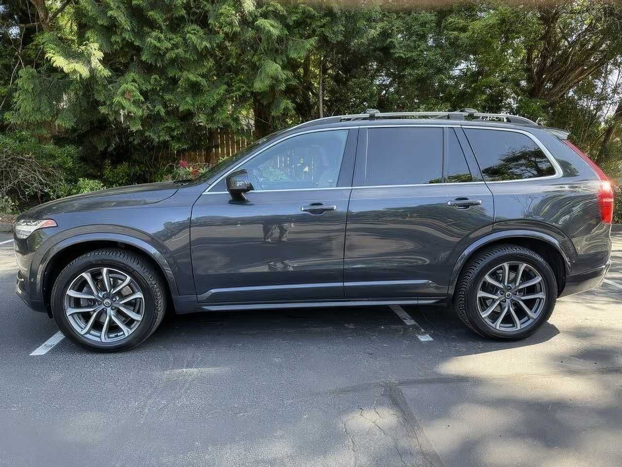 2017 Volvo XC90 T6 Momentum