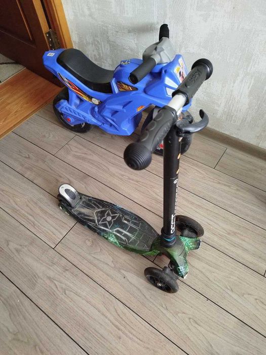 Дитячий самокат трьохколісний