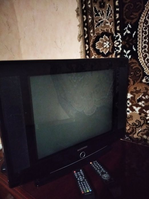 Телевізор Rainford + приставка Т2