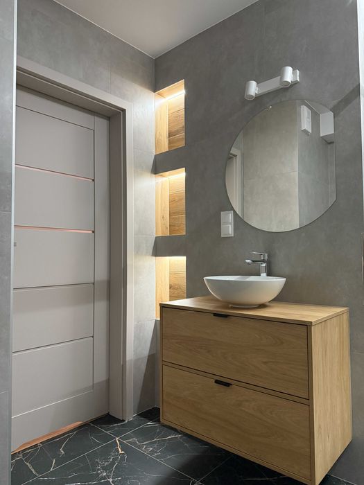 Nowoczesne mieszkanie z balkonem i komórką lokatorską - Zabrze