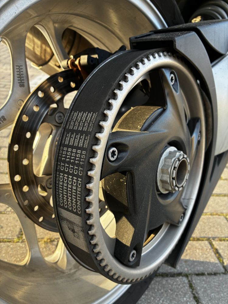 BMW F800ST 2009 r., doposażony w bdb stanie