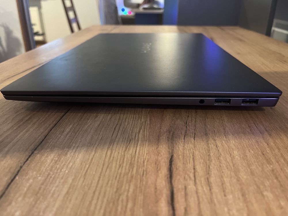 laptop Huawei matebook D16/R5 4600H/16/512 GB/ładowanie USB-C/lekki