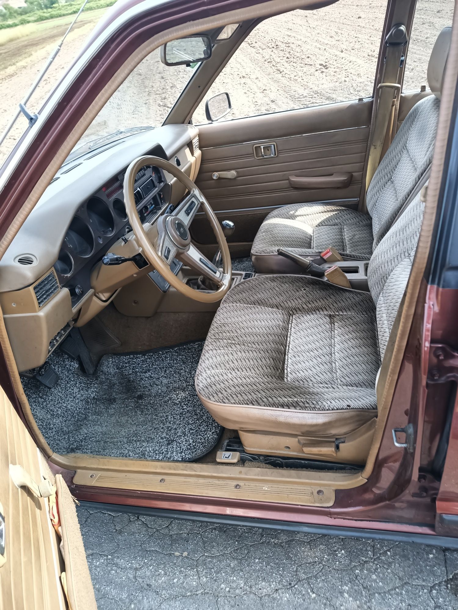 Toyota Carina primeira edição