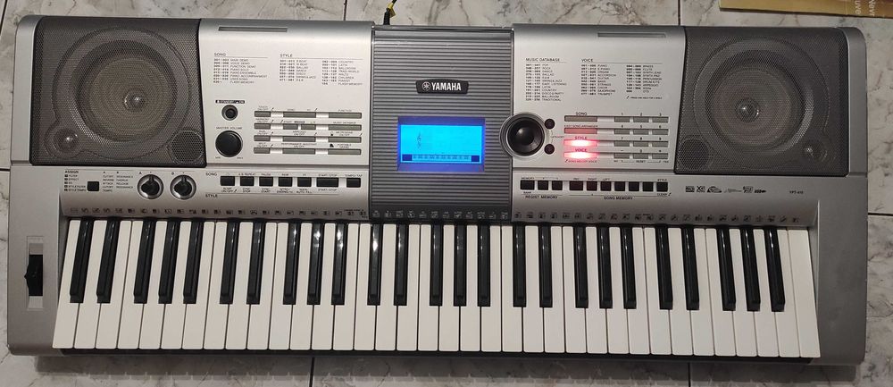 Чудовий синтезатор Yamaha YPT-410 для навчання