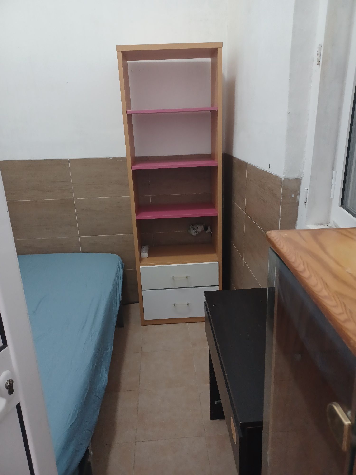 Quarto no centro de Faro* individual para Homem*