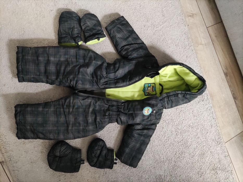 Kombinezon dla niemowlaka r.68