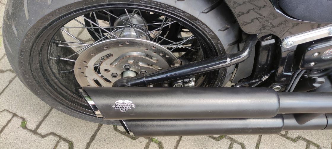 Harley Davidson Custom street Bob 107 FXBB