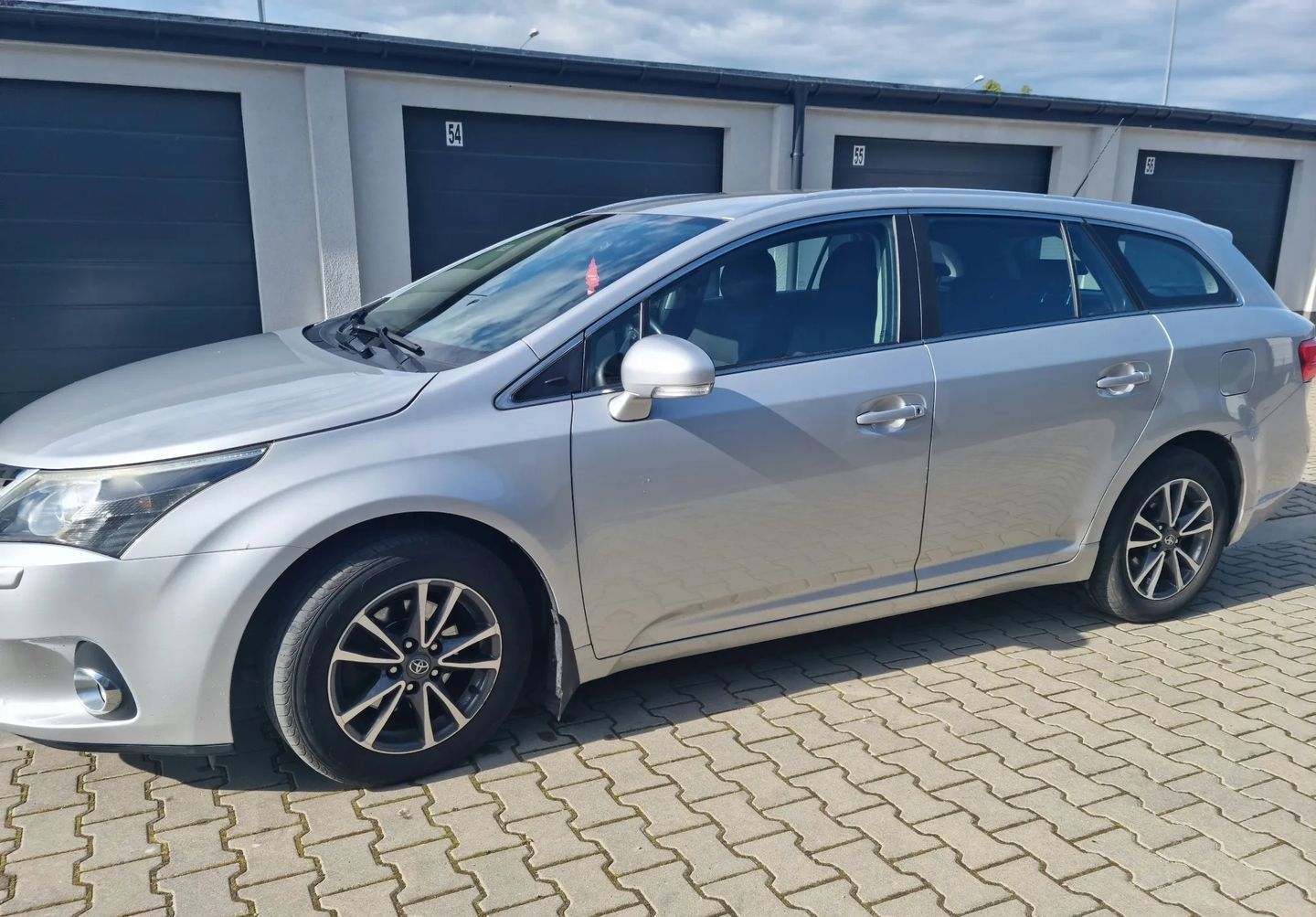 Toyota Avensis 1.6 Sol