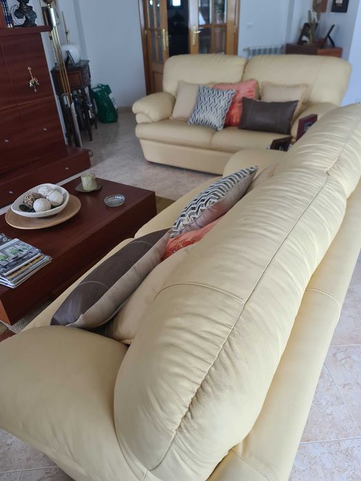 Sofás sem marcas de uso