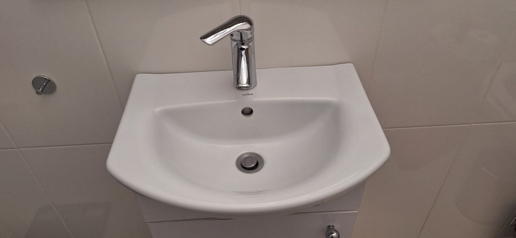 Komplet:  umywalka, szafka, bateria