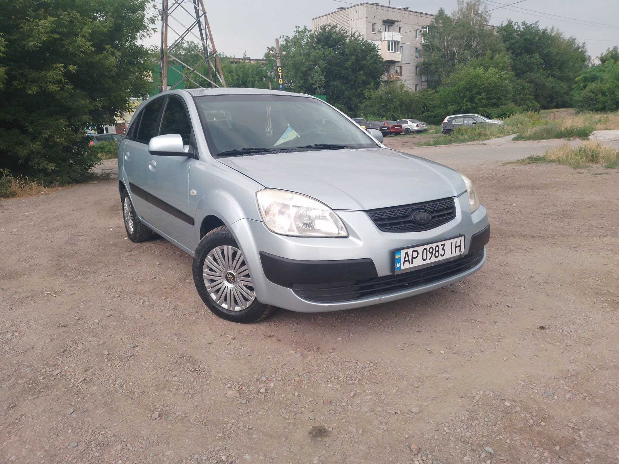 Без торга Продам KIA Rio в хорошем состоянии не крашена родной пробег