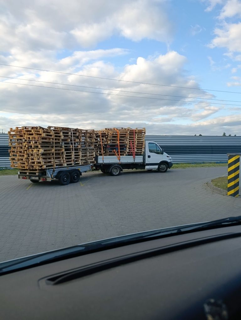 Palety z dowozem palety na opał drzewo opałowe